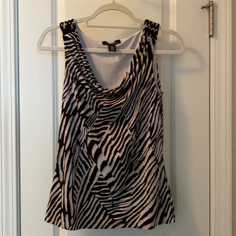 Sleeveless blouse